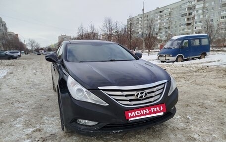 Hyundai Sonata VI, 2011 год, 820 000 рублей, 2 фотография