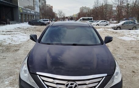 Hyundai Sonata VI, 2011 год, 820 000 рублей, 3 фотография