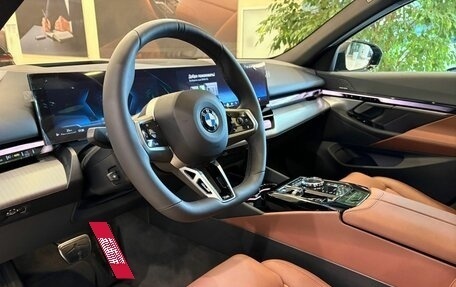 BMW 5 серия, 2025 год, 10 950 000 рублей, 6 фотография