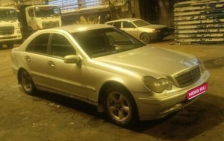 Mercedes-Benz C-Класс, 2002 год, 350 000 рублей, 1 фотография