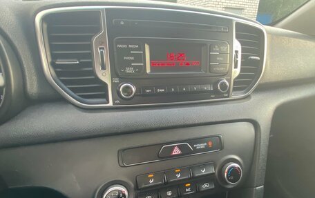 KIA Sportage IV рестайлинг, 2018 год, 1 350 000 рублей, 11 фотография