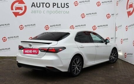 Toyota Camry, 2021 год, 3 350 000 рублей, 2 фотография