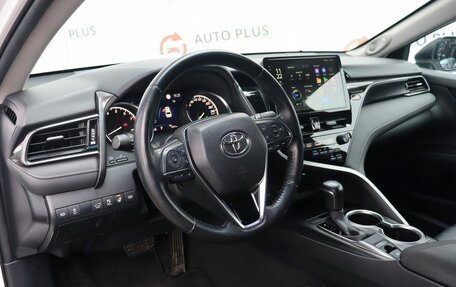 Toyota Camry, 2021 год, 3 350 000 рублей, 7 фотография
