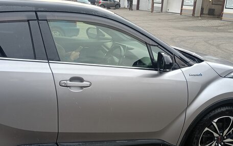 Toyota C-HR I рестайлинг, 2017 год, 2 130 000 рублей, 4 фотография