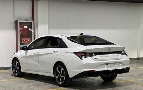 Hyundai Elantra, 2022 год, 1 600 000 рублей, 3 фотография