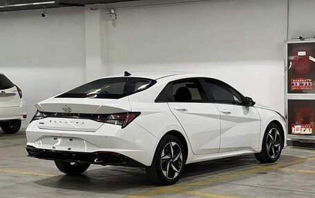 Hyundai Elantra, 2022 год, 1 600 000 рублей, 4 фотография