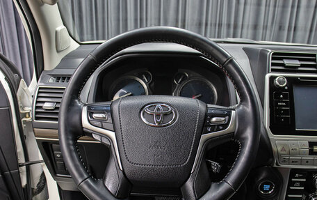 Toyota Land Cruiser Prado 150 рестайлинг 2, 2019 год, 6 898 000 рублей, 17 фотография