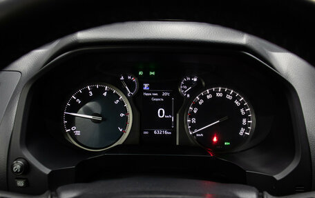 Toyota Land Cruiser Prado 150 рестайлинг 2, 2019 год, 6 898 000 рублей, 13 фотография