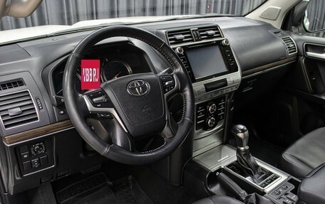 Toyota Land Cruiser Prado 150 рестайлинг 2, 2019 год, 6 898 000 рублей, 16 фотография