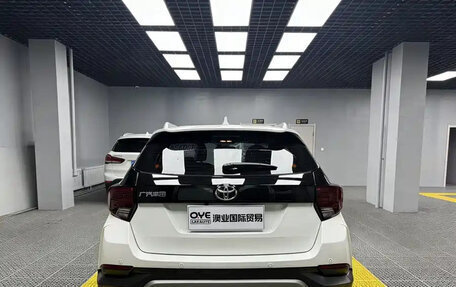 Toyota Yaris XP150 рестайлинг, 2022 год, 1 200 000 рублей, 3 фотография