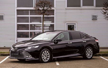 Toyota Camry, 2019 год, 2 055 000 рублей, 1 фотография