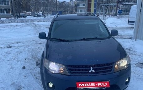 Mitsubishi Outlander III рестайлинг 3, 2008 год, 900 000 рублей, 1 фотография