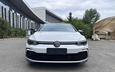 Volkswagen Golf VIII, 2022 год, 1 950 000 рублей, 2 фотография