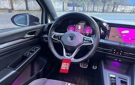 Volkswagen Golf VIII, 2022 год, 1 950 000 рублей, 7 фотография