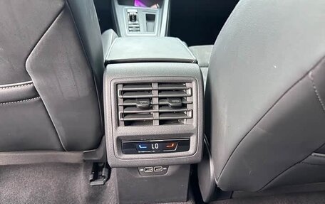 Volkswagen Golf VIII, 2022 год, 1 950 000 рублей, 14 фотография