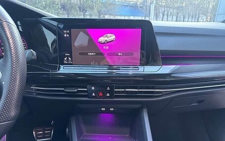 Volkswagen Golf VIII, 2022 год, 1 950 000 рублей, 10 фотография