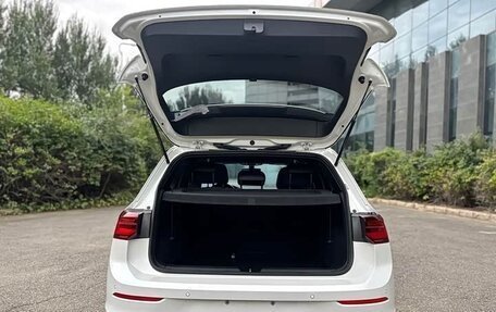 Volkswagen Golf VIII, 2022 год, 1 950 000 рублей, 15 фотография