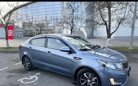 KIA Rio III рестайлинг, 2013 год, 695 000 рублей, 2 фотография