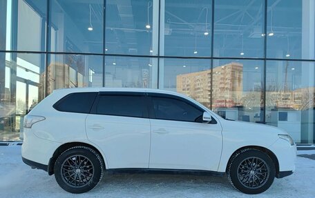 Mitsubishi Outlander III рестайлинг 3, 2012 год, 1 220 000 рублей, 5 фотография