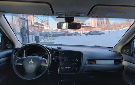 Mitsubishi Outlander III рестайлинг 3, 2012 год, 1 220 000 рублей, 17 фотография