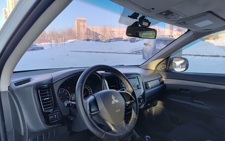 Mitsubishi Outlander III рестайлинг 3, 2012 год, 1 220 000 рублей, 20 фотография