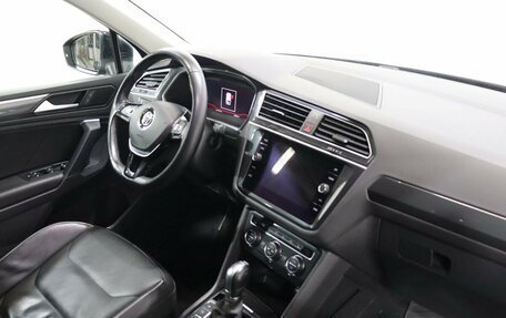 Volkswagen Tiguan II, 2019 год, 2 990 000 рублей, 10 фотография