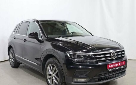 Volkswagen Tiguan II, 2019 год, 2 990 000 рублей, 3 фотография
