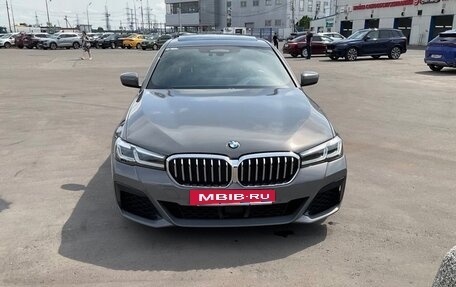 BMW 5 серия, 2021 год, 4 990 000 рублей, 2 фотография