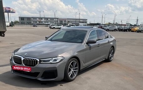 BMW 5 серия, 2021 год, 4 990 000 рублей, 3 фотография