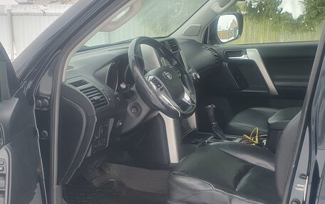 Toyota Land Cruiser Prado 150 рестайлинг 2, 2010 год, 2 300 000 рублей, 5 фотография