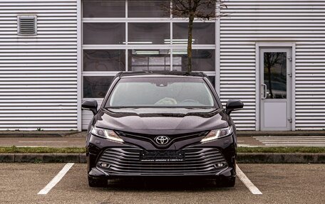 Toyota Camry, 2019 год, 2 055 000 рублей, 2 фотография