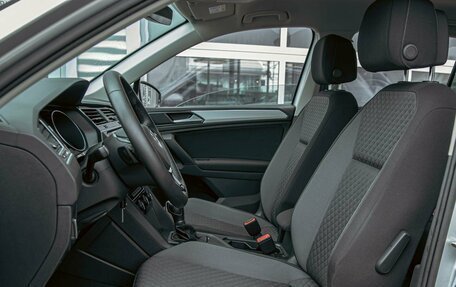 Volkswagen Tiguan II, 2019 год, 2 265 000 рублей, 11 фотография