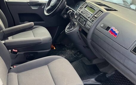 Volkswagen Caravelle T5, 2010 год, 1 350 000 рублей, 8 фотография