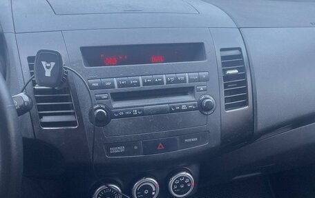 Mitsubishi Outlander III рестайлинг 3, 2008 год, 900 000 рублей, 9 фотография