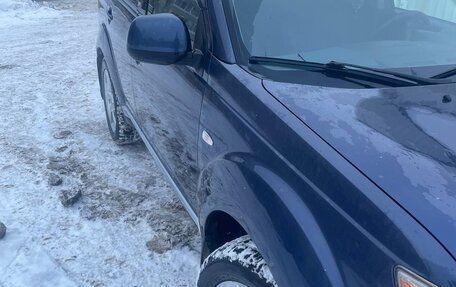 Mitsubishi Outlander III рестайлинг 3, 2008 год, 900 000 рублей, 3 фотография