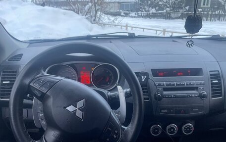 Mitsubishi Outlander III рестайлинг 3, 2008 год, 900 000 рублей, 11 фотография