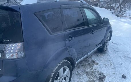 Mitsubishi Outlander III рестайлинг 3, 2008 год, 900 000 рублей, 4 фотография