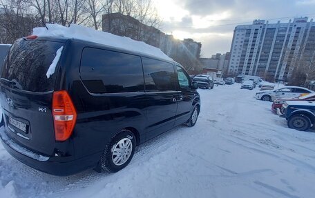 Hyundai H-1 II рестайлинг, 2015 год, 1 850 000 рублей, 4 фотография