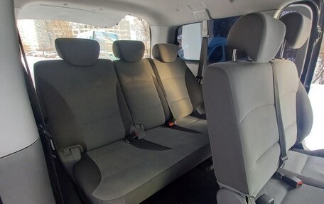 Hyundai H-1 II рестайлинг, 2015 год, 1 850 000 рублей, 12 фотография