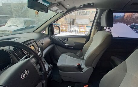 Hyundai H-1 II рестайлинг, 2015 год, 1 850 000 рублей, 9 фотография