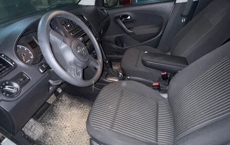 Volkswagen Polo VI (EU Market), 2011 год, 700 000 рублей, 9 фотография