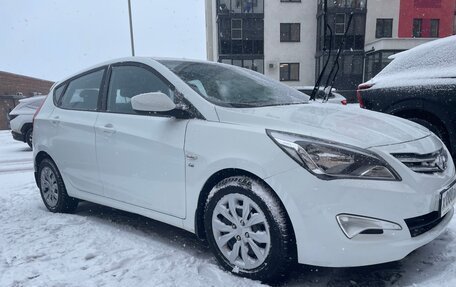 Hyundai Solaris II рестайлинг, 2015 год, 1 125 000 рублей, 2 фотография