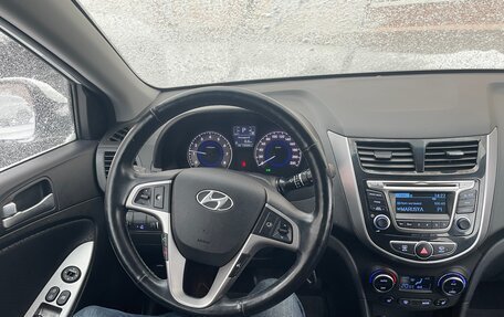 Hyundai Solaris II рестайлинг, 2015 год, 1 125 000 рублей, 13 фотография