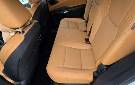 Lexus RX IV рестайлинг, 2025 год, 2 150 000 рублей, 8 фотография