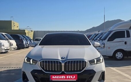 BMW 5 серия, 2025 год, 6 750 000 рублей, 2 фотография