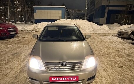 Toyota Corolla, 2004 год, 420 000 рублей, 3 фотография