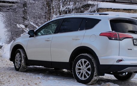 Toyota RAV4, 2019 год, 3 100 000 рублей, 4 фотография