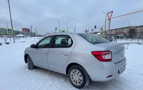 Renault Logan II, 2015 год, 700 000 рублей, 2 фотография