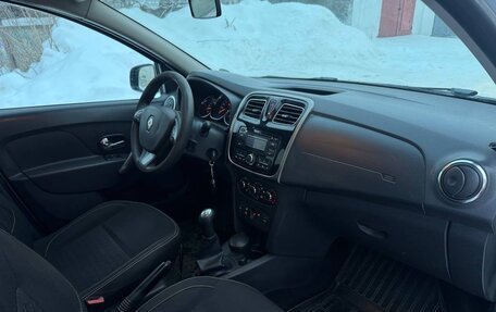 Renault Logan II, 2015 год, 700 000 рублей, 8 фотография