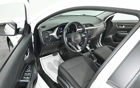 KIA Rio IV, 2022 год, 1 355 000 рублей, 8 фотография